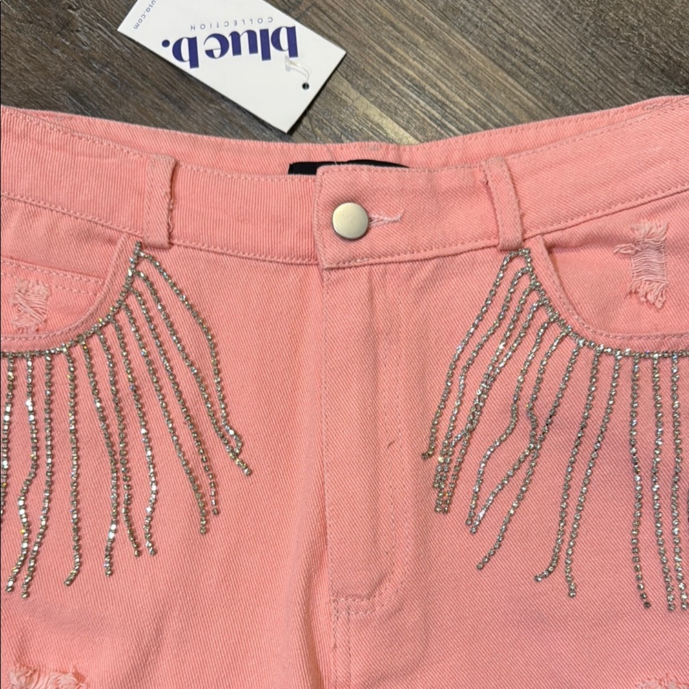 High-Waisted Pink Jean Shorts with Frayed Hem - Picture 2 of 4